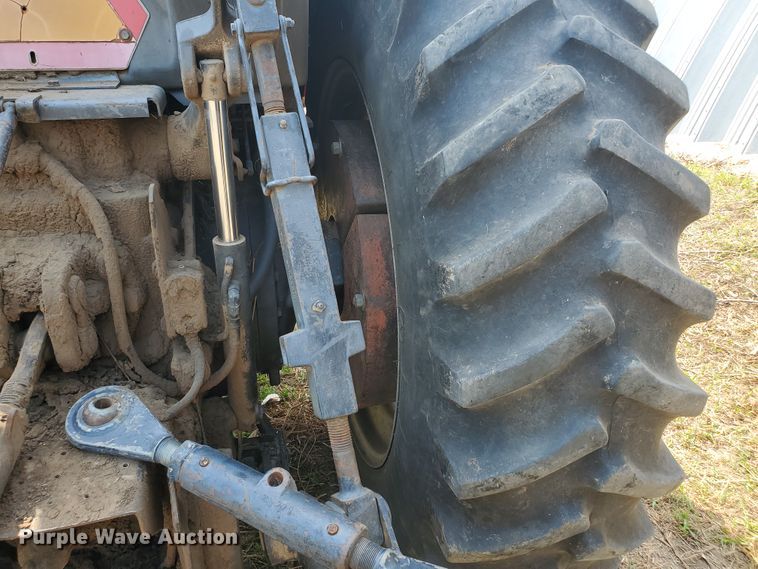 image for item DF7555 Case IH 7130  tractor