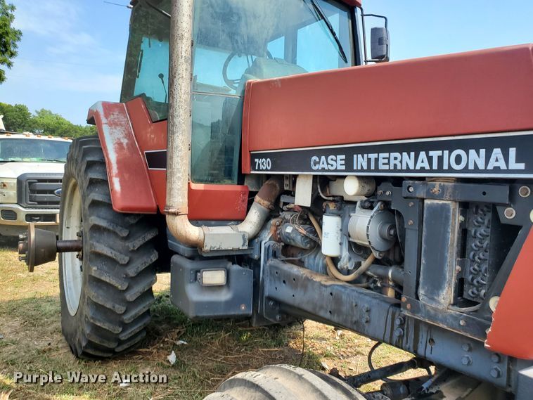 image for item DF7555 Case IH 7130  tractor