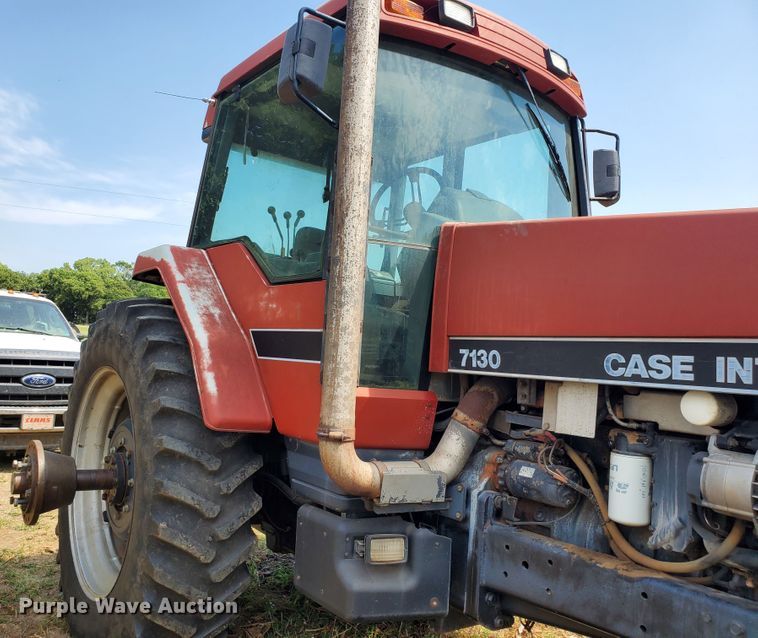 image for item DF7555 Case IH 7130  tractor
