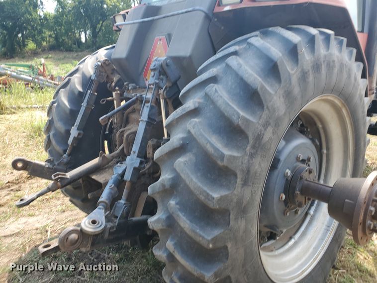 image for item DF7555 Case IH 7130  tractor