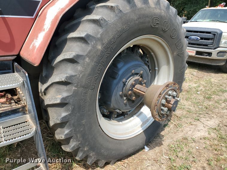 image for item DF7555 Case IH 7130  tractor