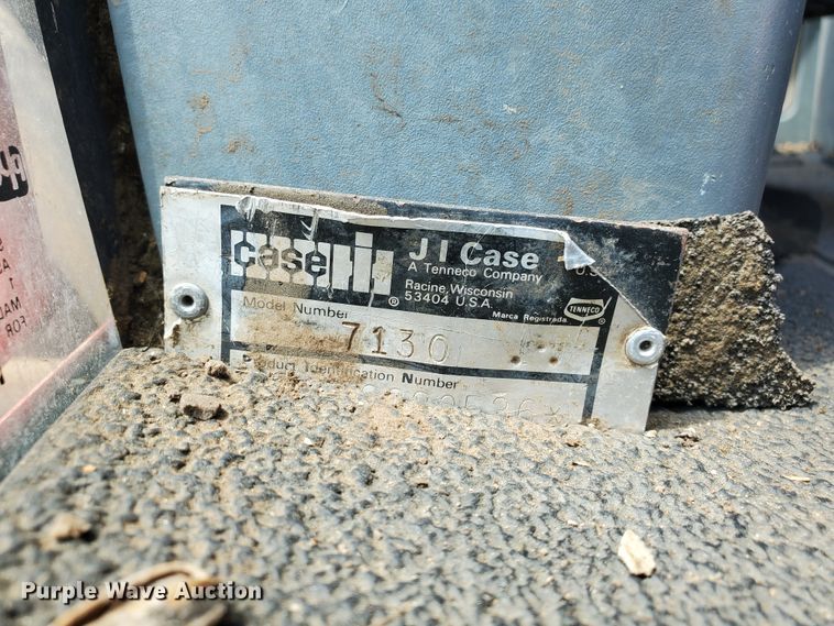 image for item DF7555 Case IH 7130  tractor