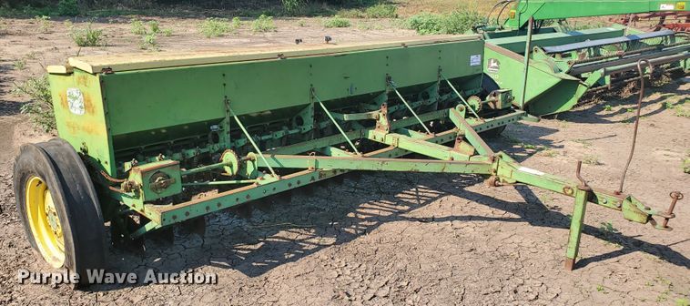 image for item DF7557 John Deere DF2080C grain drill