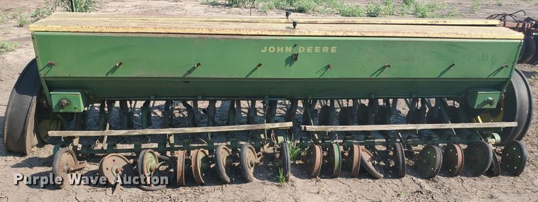 image for item DF7557 John Deere DF2080C grain drill
