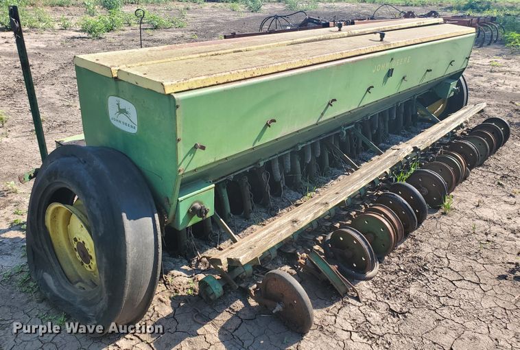 image for item DF7557 John Deere DF2080C grain drill