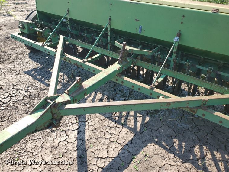 image for item DF7557 John Deere DF2080C grain drill