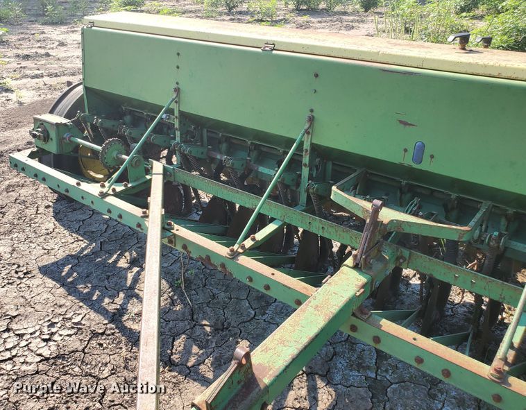 image for item DF7557 John Deere DF2080C grain drill