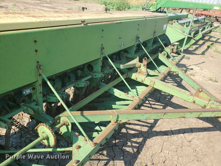 image for item DF7557 John Deere DF2080C grain drill