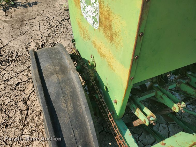 image for item DF7557 John Deere DF2080C grain drill