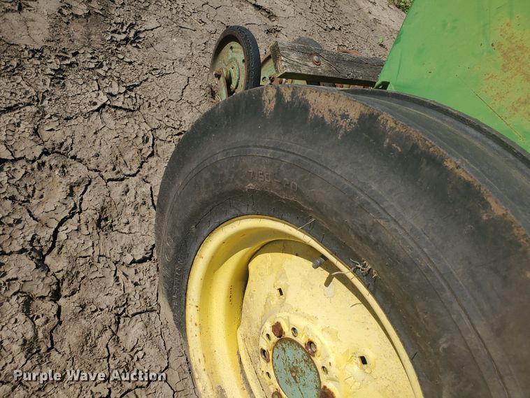 image for item DF7557 John Deere DF2080C grain drill