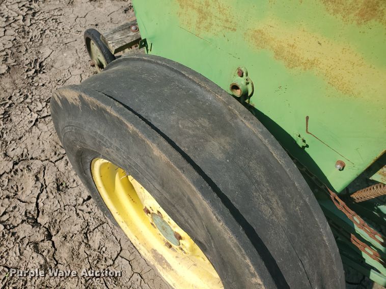 image for item DF7557 John Deere DF2080C grain drill