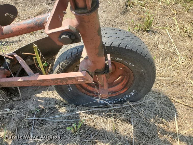 image for item DF7561 International 510 four bottom plow