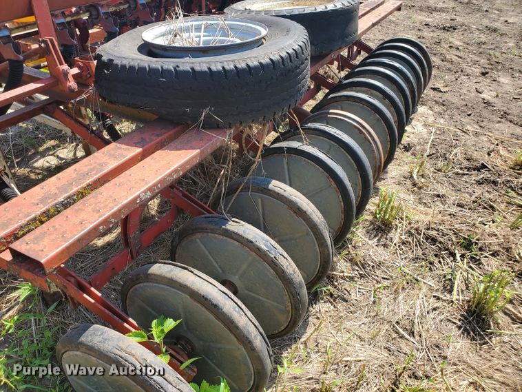 image for item DF7562 International 150 hoe grain drill