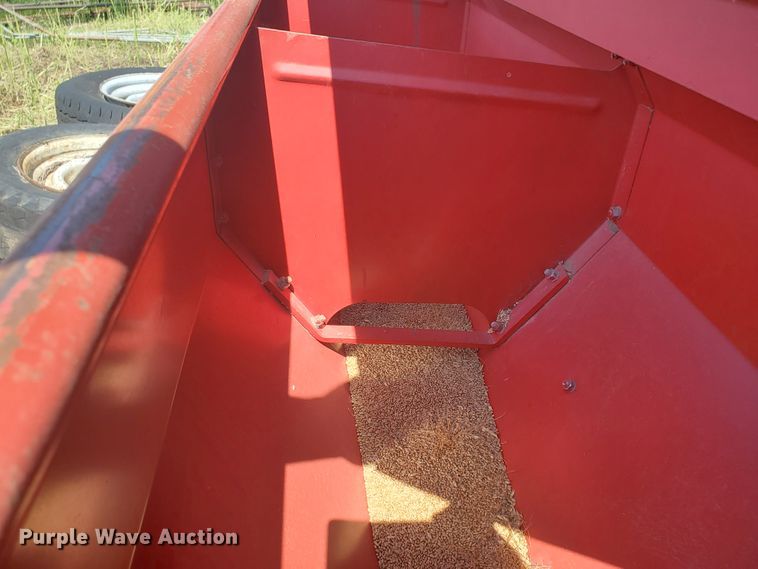 image for item DF7562 International 150 hoe grain drill