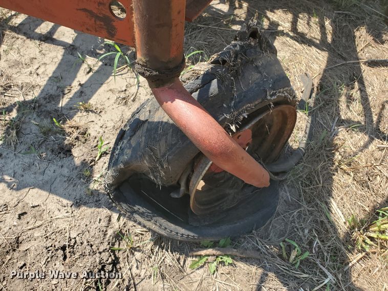 image for item DF7562 International 150 hoe grain drill