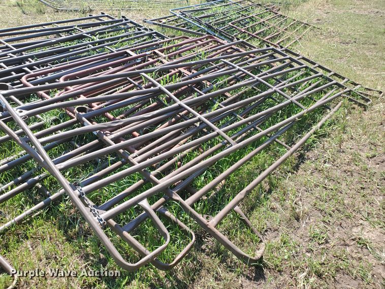 image for item DF7569 Approximately 26 livestock panels