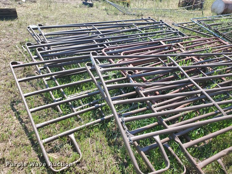 image for item DF7569 Approximately 26 livestock panels