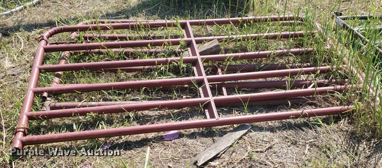 image for item DF7569 Approximately 26 livestock panels