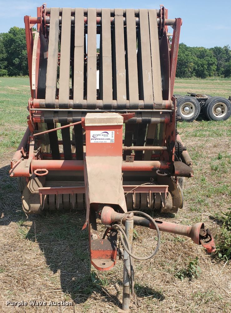 image for item DF7570 Hesston Rounder 5800  round baler
