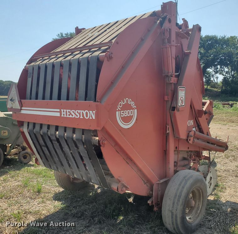 image for item DF7570 Hesston Rounder 5800  round baler