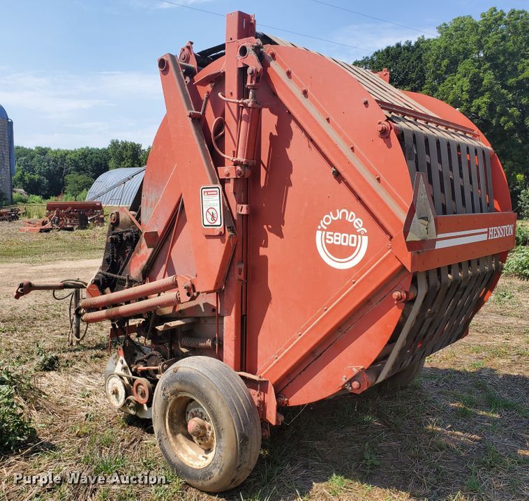 image for item DF7570 Hesston Rounder 5800  round baler