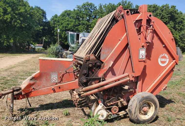 image for item DF7570 Hesston Rounder 5800  round baler