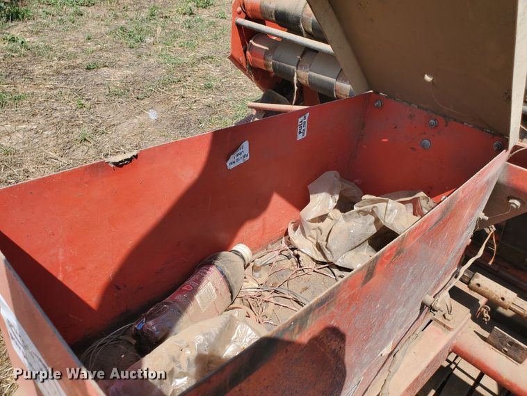 image for item DF7570 Hesston Rounder 5800  round baler