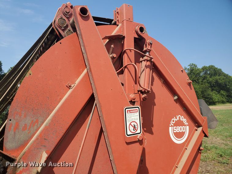 image for item DF7570 Hesston Rounder 5800  round baler