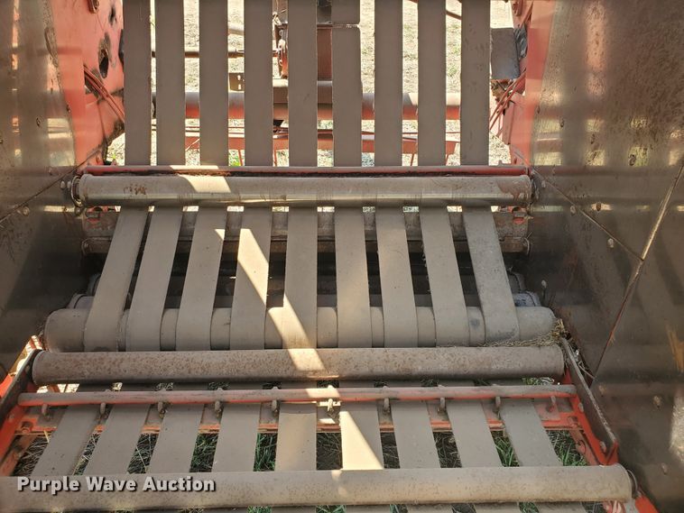 image for item DF7570 Hesston Rounder 5800  round baler