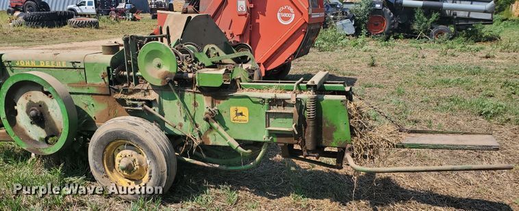 image for item DF7571 John Deere 224T  small square baler