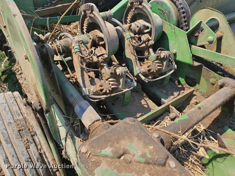 image for item DF7571 John Deere 224T  small square baler