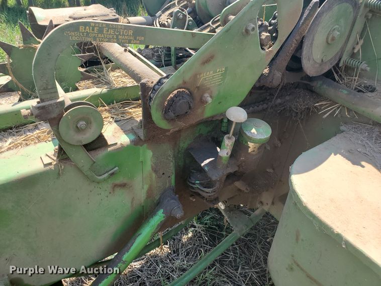 image for item DF7571 John Deere 224T  small square baler