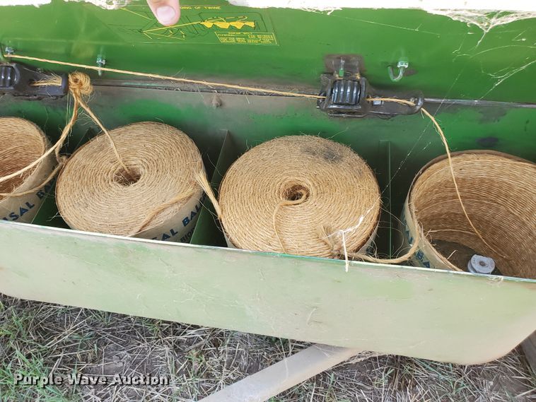 image for item DF7571 John Deere 224T  small square baler