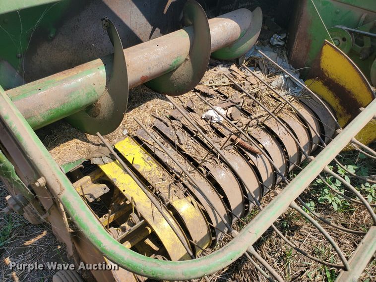 image for item DF7571 John Deere 224T  small square baler