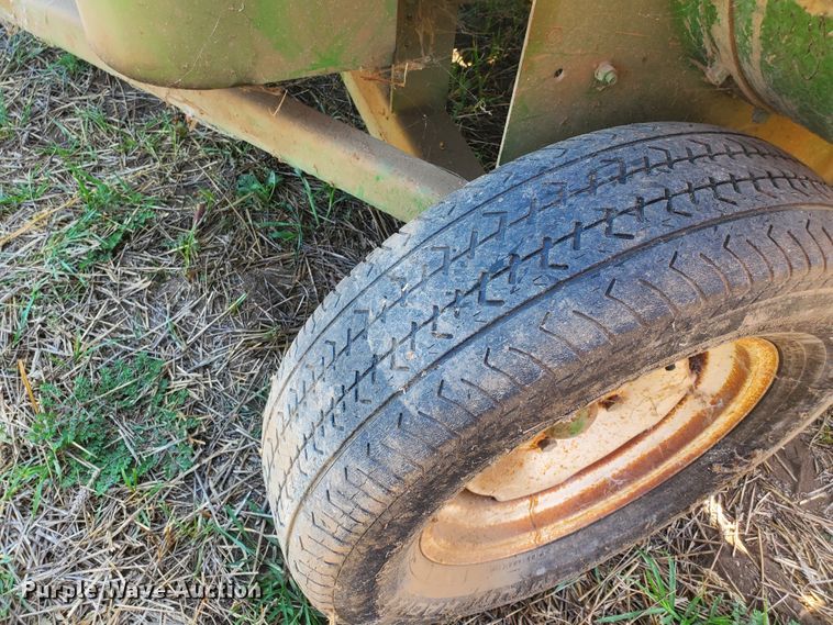 image for item DF7571 John Deere 224T  small square baler