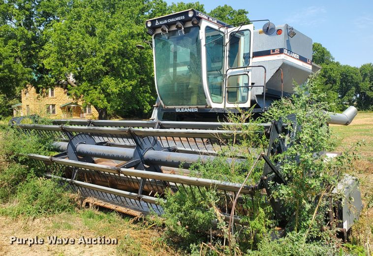 image for item DF7573 Gleaner L2 Corn Plus combine