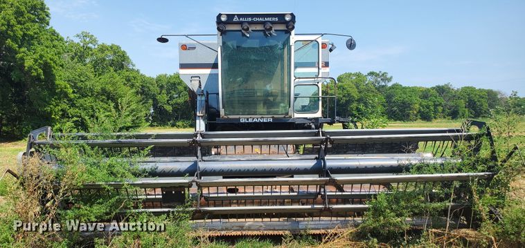 image for item DF7573 Gleaner L2 Corn Plus combine