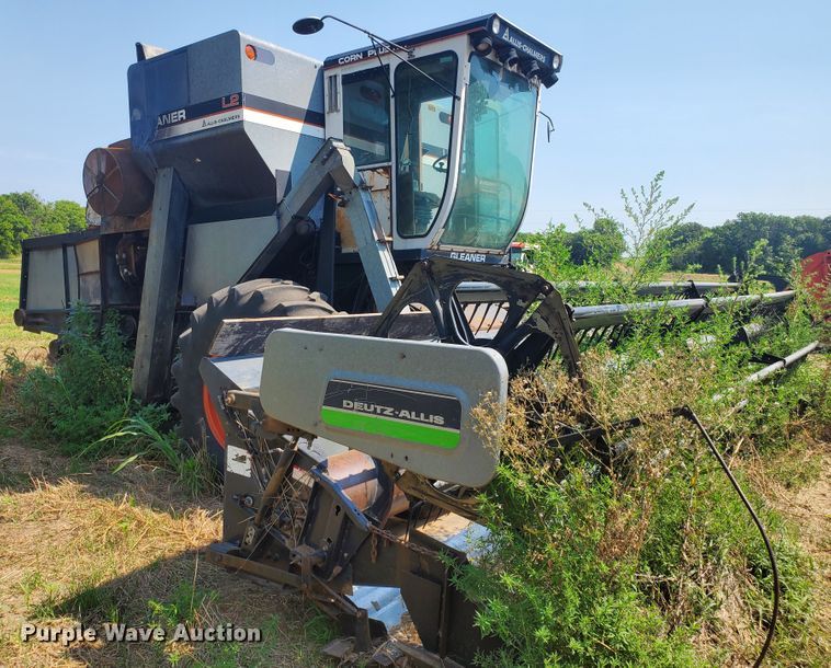 image for item DF7573 Gleaner L2 Corn Plus combine