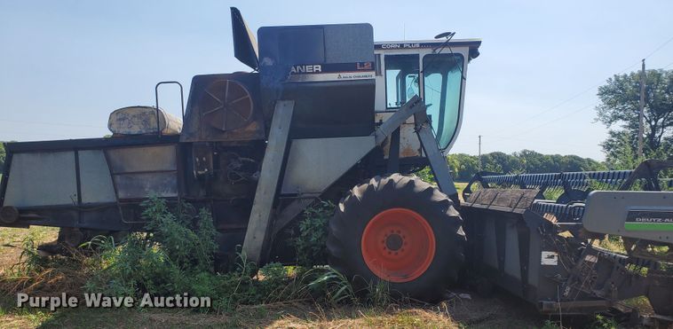 image for item DF7573 Gleaner L2 Corn Plus combine