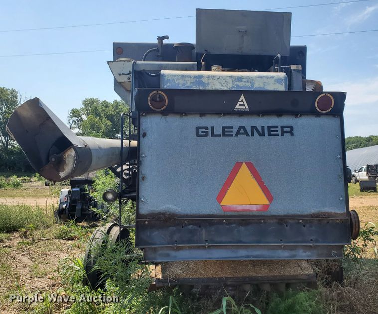 image for item DF7573 Gleaner L2 Corn Plus combine