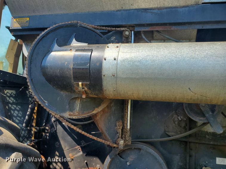 image for item DF7573 Gleaner L2 Corn Plus combine