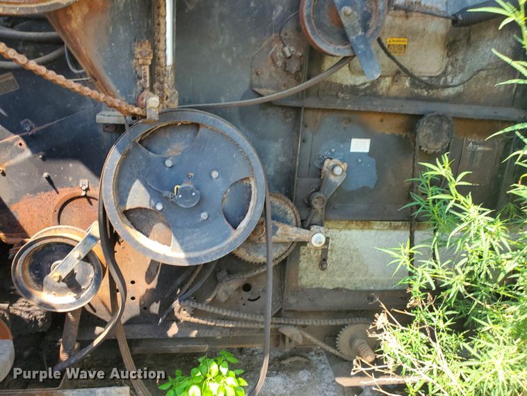 image for item DF7573 Gleaner L2 Corn Plus combine