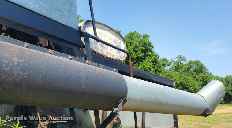 image for item DF7573 Gleaner L2 Corn Plus combine