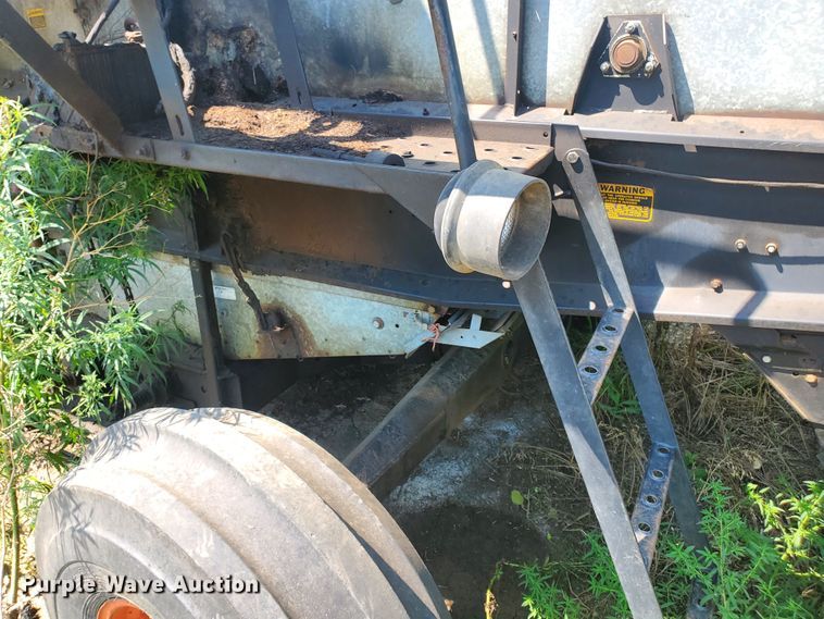 image for item DF7573 Gleaner L2 Corn Plus combine