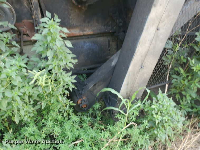 image for item DF7573 Gleaner L2 Corn Plus combine