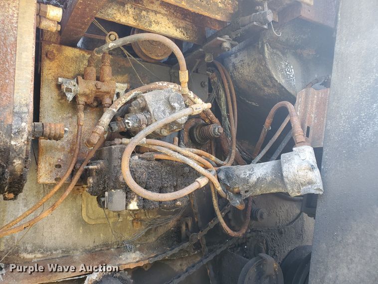 image for item DF7573 Gleaner L2 Corn Plus combine