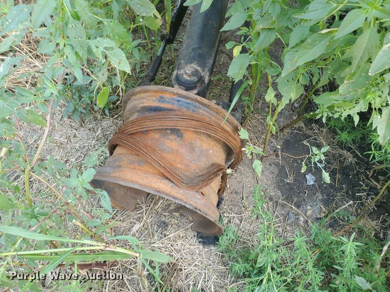 image for item DF7573 Gleaner L2 Corn Plus combine