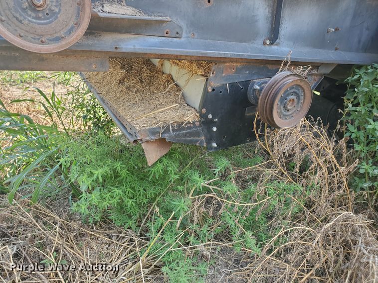 image for item DF7573 Gleaner L2 Corn Plus combine