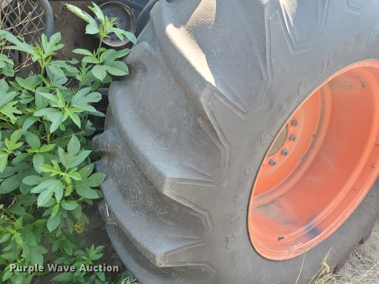 image for item DF7573 Gleaner L2 Corn Plus combine