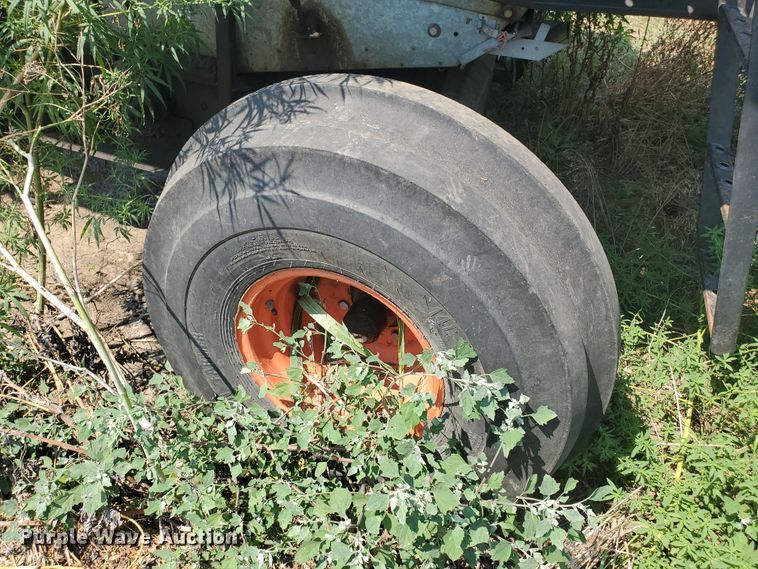 image for item DF7573 Gleaner L2 Corn Plus combine